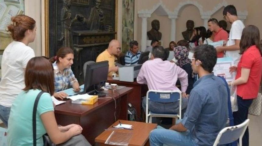 Sel&ccedil;uk &Uuml;niversitesi&rsquo;nde Kayıt Heyecanı Başladı