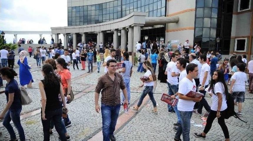 Kocaeli Üniversitesi’nde Kayıt Heyecanı