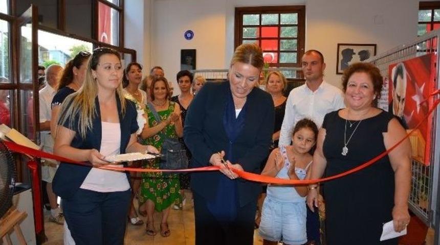 Urla&rsquo;da, &rsquo;b&ouml;yle Bir Sevda Atat&uuml;rk&rsquo; Sergisi