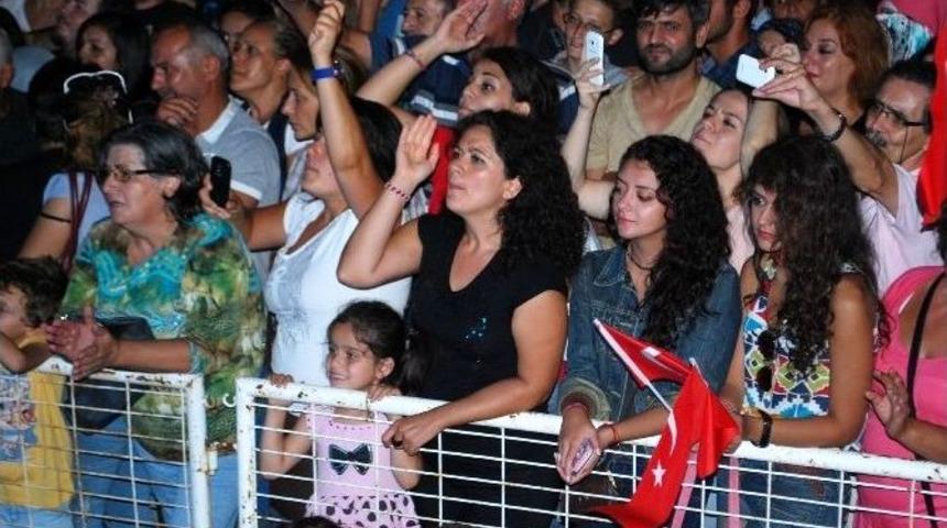 Edip Akbayram’dan Mudanya’da Barış Rüzgarı