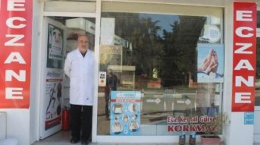 Eczacıyı Sopayla Darp Ettiler