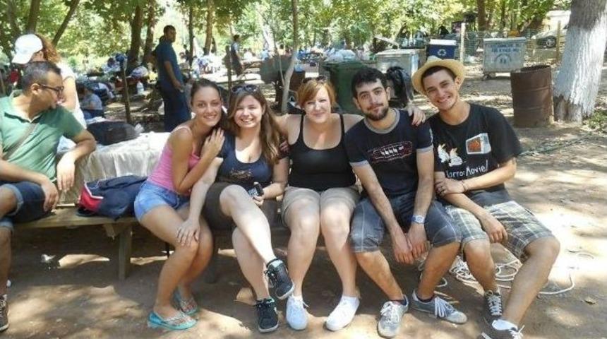 Speaking Cafe, D&uuml;nya Gen&ccedil;lerini Piknikte Buluşturdu