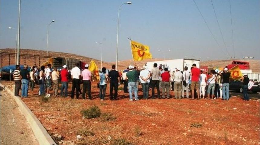 Sınırda Katliamlar Protesto Edildi