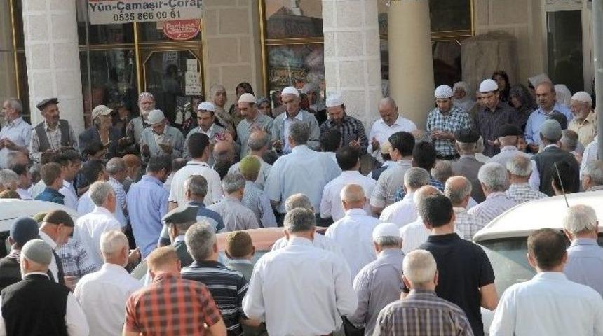 &Ccedil;elikhan Hacı Adayları Yola &Ccedil;ıktı