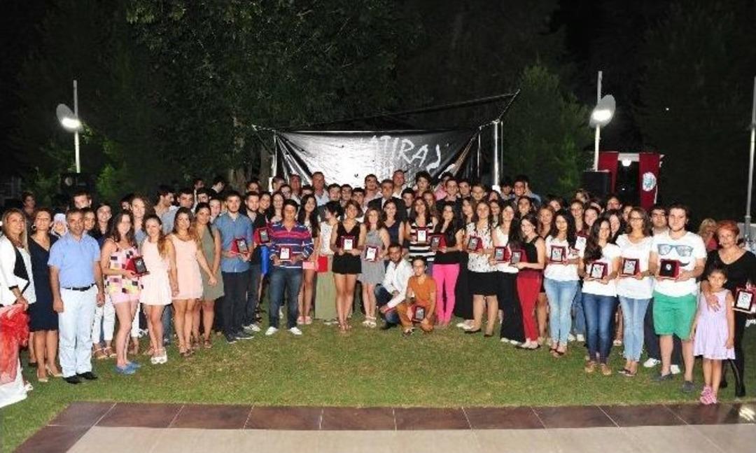 Bal&ccedil;ovalı Gen&ccedil;ler D&uuml;ğ&uuml;n-dernek &Uuml;niversiteye Uğurlandı