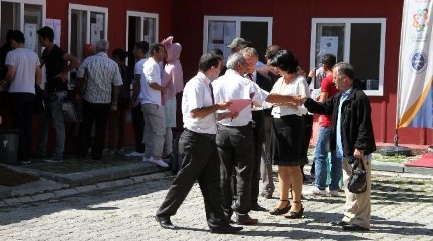 Ar&uuml;&rsquo;de &ldquo;kayıt Heyecanı&rdquo; S&uuml;r&uuml;yor