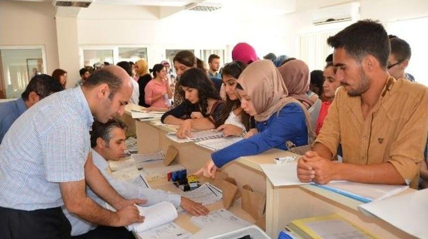 2014-2015 Eğitim-&ouml;ğretim Yılı &Ouml;ğrenci Kayıtları Başladı