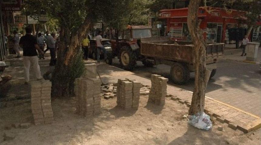 Vatandaşlardan Kaldırım Tepkisi