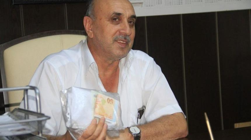 Minib&uuml;s&uuml;nde Bulduğu Paraları Sahibine Ulaştırdı