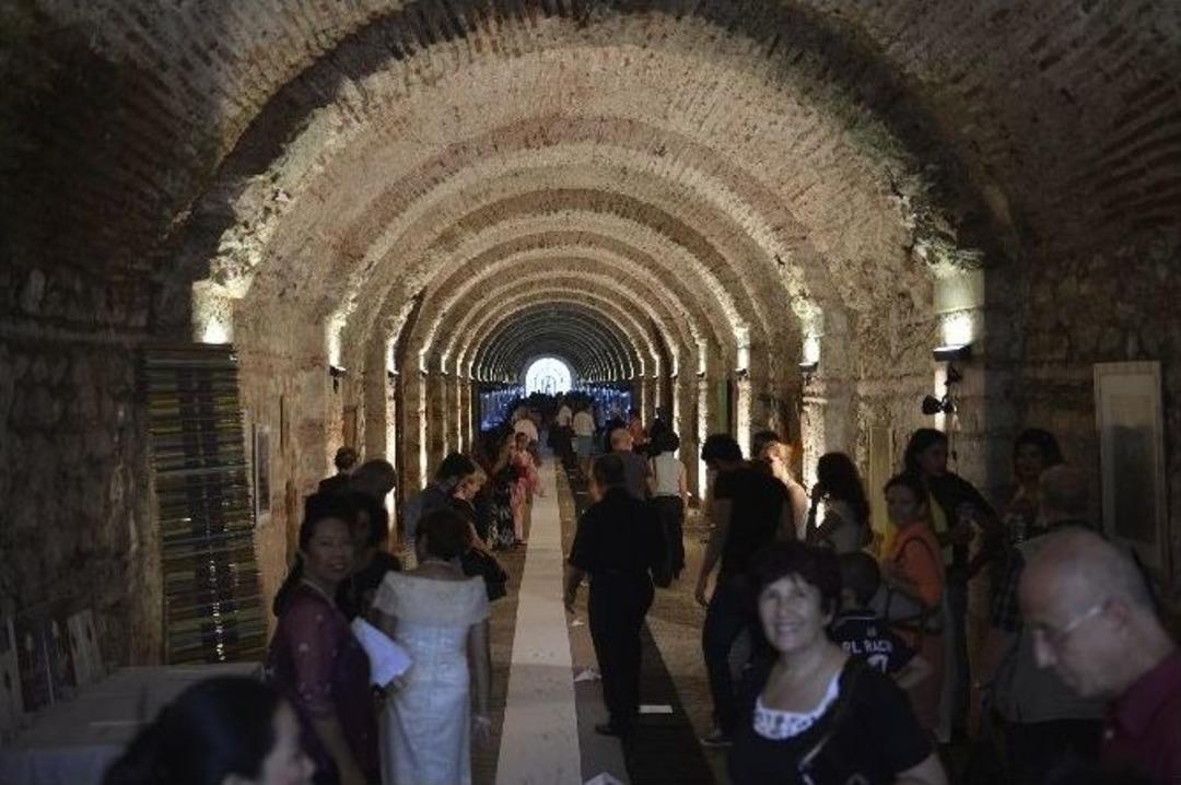 &Uuml;sk&uuml;dar&rsquo;dan D&uuml;nyaya "barış Şeridi"