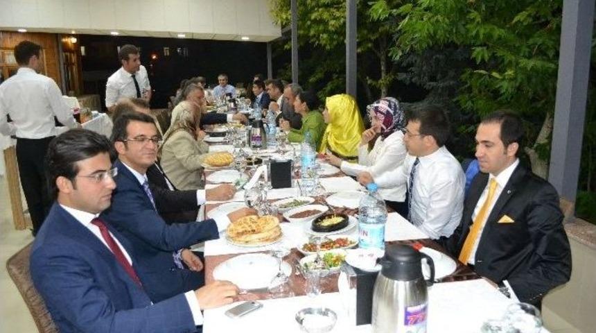 Hakim Ve Savcılar Yemekte Buluştu
