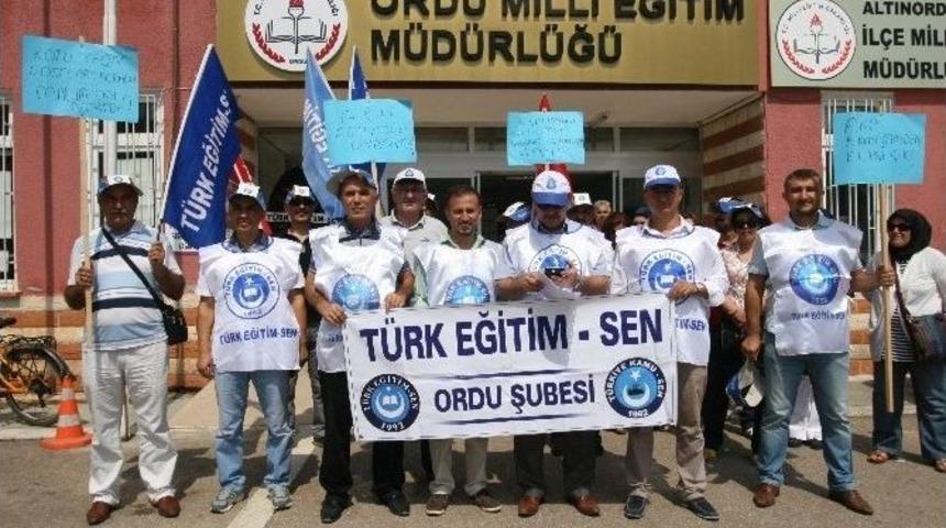 T&uuml;rk Eğitim-sen&rsquo;den &Ccedil;elenkli Protesto