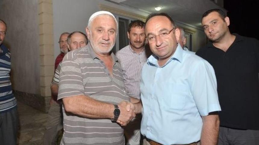 Başkan &Uuml;z&uuml;lmez Eşmeli Hacı Adaylarını Uğurladı