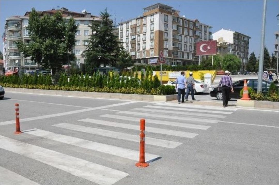 Boz&uuml;y&uuml;k&rsquo;te Yol &Ccedil;izgileri Yenilendi