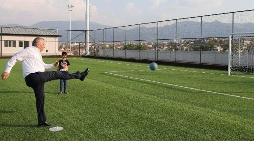 Denizli B&uuml;y&uuml;kşehir Belediyesi&rsquo;nden Altı Ayda Dev Spor Tesisi