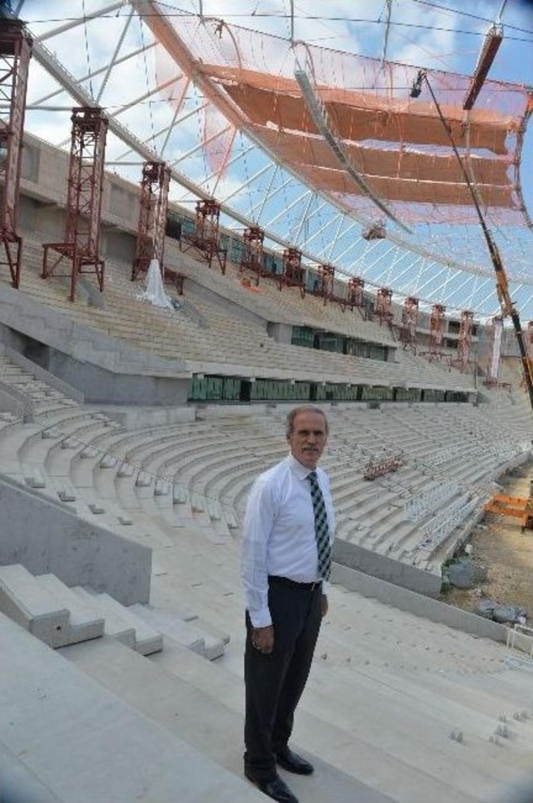 Timsah Arena&rsquo;nın &Ccedil;atısında Kaplama Başladı