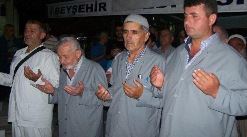 Beyşehir&rsquo;de Hacılara Coşkulu Uğurlama