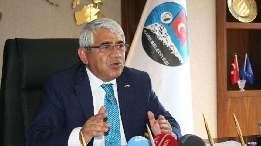 Kars Belediye Başkanı Basın Toplantısı D&uuml;zenledi