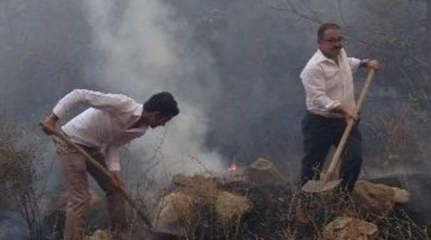 Yangına M&uuml;dahale Eden Başkan Yanmaktan Son Anda Kurtuldu