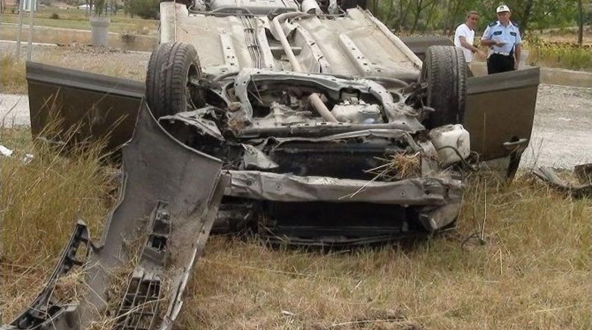 Üniversite Kaydı Yolunda Kaza: 3 Yaralı