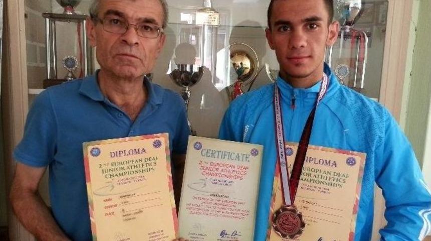 İşitme Engelli Atletten B&uuml;y&uuml;k Başarı