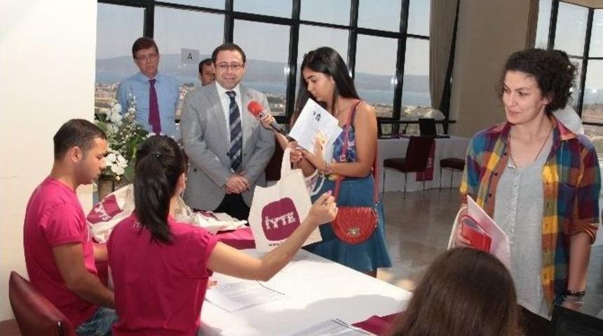 İyte’de Kayıtlar Başladı