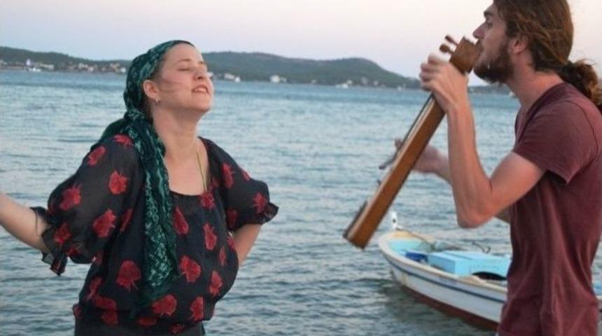 Kemen&ccedil;eyle Hem Tatil Yapıyorlar Hem Para Kazanıyorlar