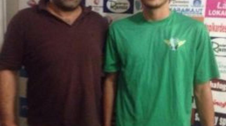 Gen&ccedil; Yiğithan Babasının İzinden Gidiyor