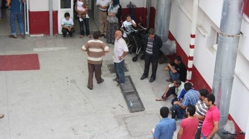 &Ccedil;arşamba&rsquo;da Cinayet: 2 &Ouml;l&uuml;, 4 Yaralı