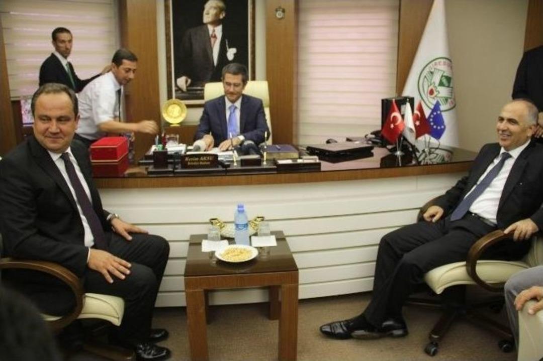 G&uuml;mr&uuml;k Ve Ticaret Bakanı Nurettin Canikli Giresun&rsquo;da