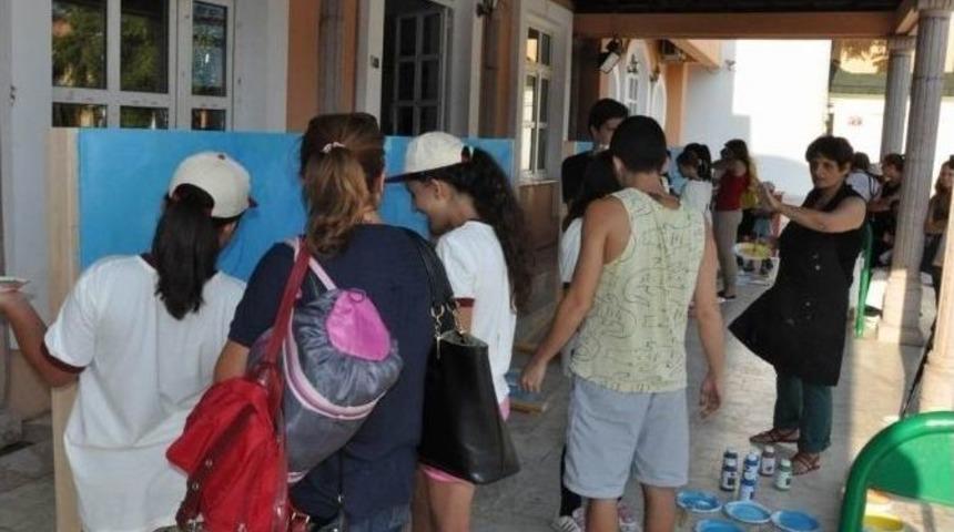 Edremitli &Ccedil;ocuklar Barışın Renklerini &Ccedil;izdi