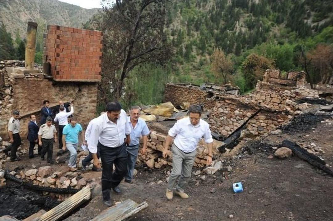 Vali Cirit'ten Evi Yanan Ailelere "ge&ccedil;miş Olsun" Ziyareti