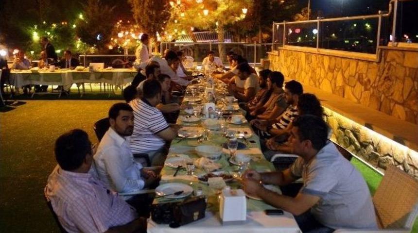 Şahinbey Voleybol Takımı Basın Mensuplarıyla Birarya Geldi