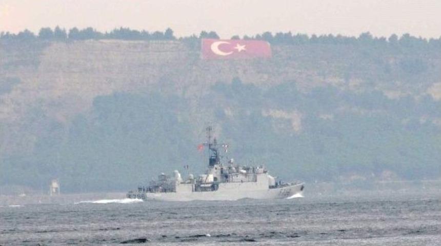 Savaş Gemileri &Ccedil;anakkale Boğazından Ge&ccedil;ti
