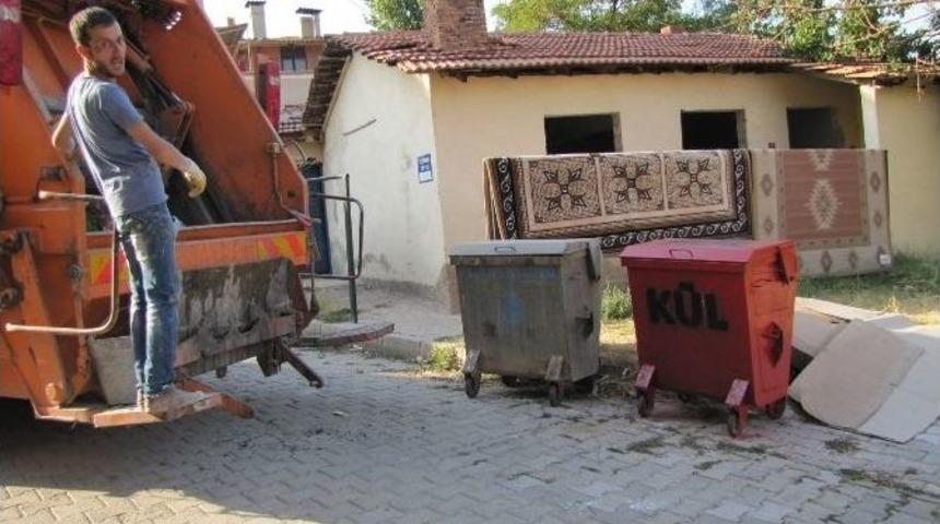 Kalorifer Ve Soba K&uuml;lleri K&uuml;l Konteynerlerine D&ouml;k&uuml;lecek