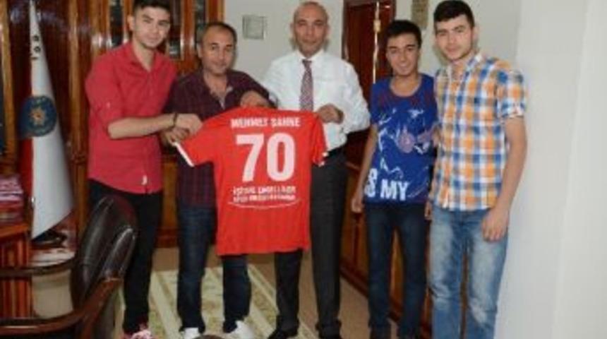 İşitme Engeliler Spor Kul&uuml;b&uuml;&rsquo;nden Emniyet M&uuml;d&uuml;r&uuml; Şahne&rsquo;ye Ziyaret
