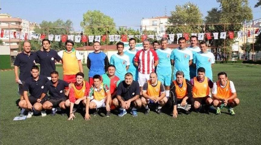 Karşıyaka&rsquo;da Başkan Akpınar&rsquo;dan Gol Şovu
