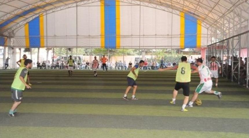 &Uuml;niversite &Ouml;ğrencilerinden Yezidilere Anlamlı Futbol Turnuvası