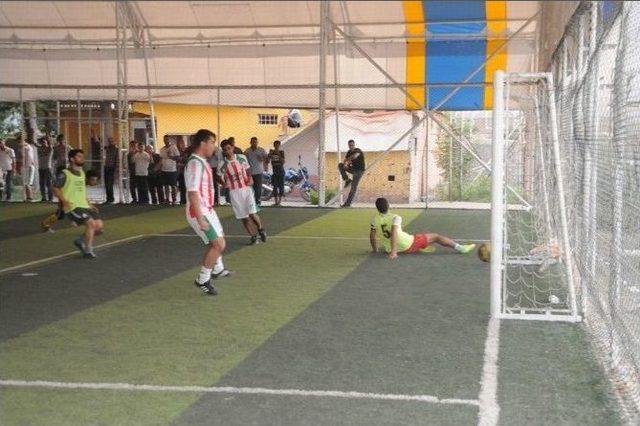 Üniversite Öğrencilerinden Yezidilere Anlamlı Futbol Turnuvası