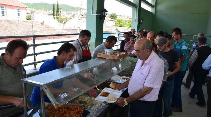 Kargılı &Ccedil;eltik &Uuml;reticilerinden Ş&uuml;k&uuml;r Yemeği