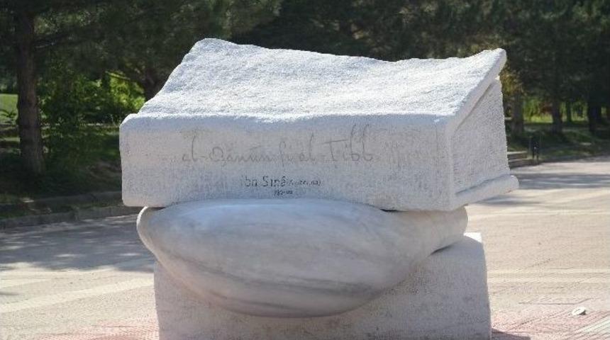 T&uuml;rk Bilgelerinin Heykelleri Y&uuml;zyıllarca Bilgeler Yolu&rsquo;nda Kalacak