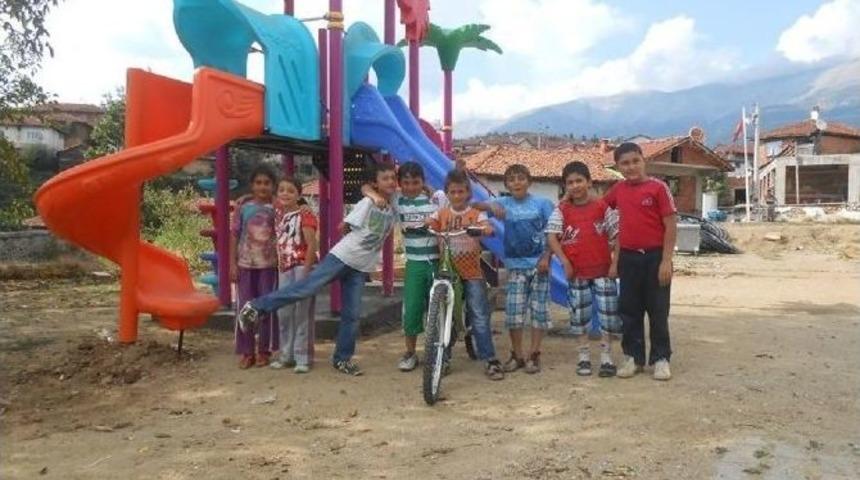 Keles Beledeyisi&rsquo;nden K&ouml;ylere Oyun Parkı