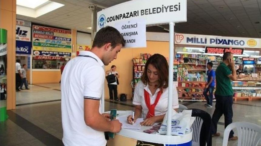 Odunpazarı Belediyesi &Ccedil;i&ccedil;eği Burnunda &Uuml;niversitelileri Karşılıyor