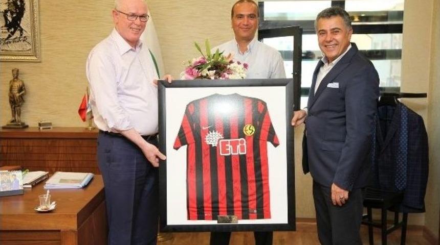 Eskişehirspor Y&ouml;netiminden Başkan Kurt&rsquo;a Ziyaret