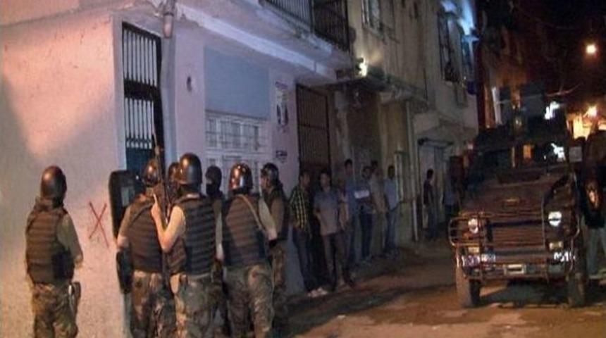 Adana Polisinden Şafak Vakti Torbacı Operasyonu