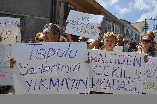 Ayvacık’ta Yıkım Kararı Alınan Sahildeki Binaların Sahiplerinden Protesto