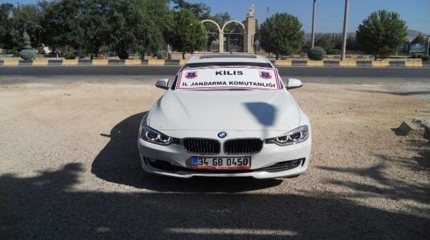 T&uuml;rkiye&rsquo;den &Ccedil;alınan L&uuml;ks Otomobili Suriye&rsquo;ye G&ouml;t&uuml;r&uuml;rken Yakalandı