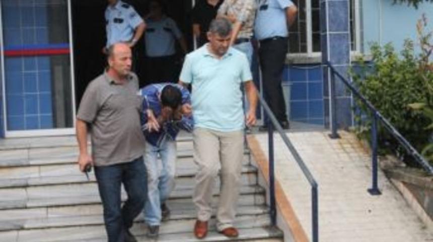 Kaza Yapınca Yakalanan Sakar Hırsızın &Uuml;zerinden Esrar &Ccedil;ıktı