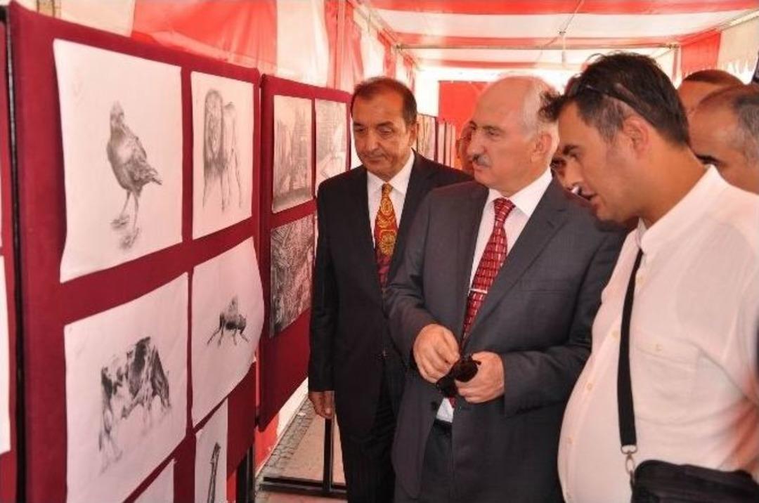 Sivas&rsquo;ta Sanat Sokağı Ve Fotoğraf Sergisi A&ccedil;ıldı