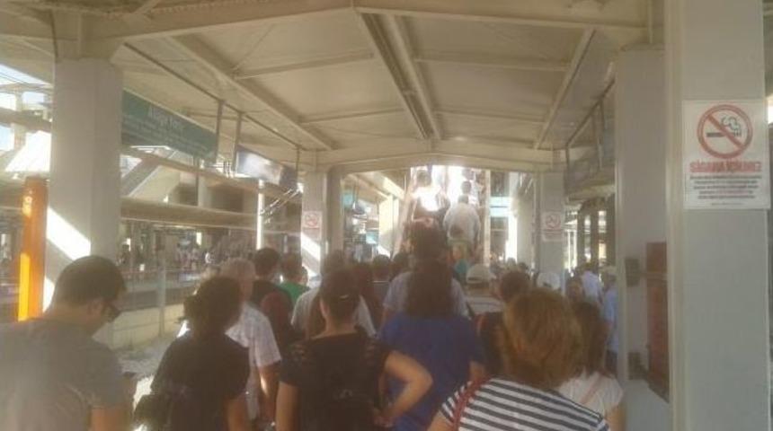 İzban&rsquo;da Y&uuml;r&uuml;yen Merdivenli K&ouml;pr&uuml; Eziyeti!